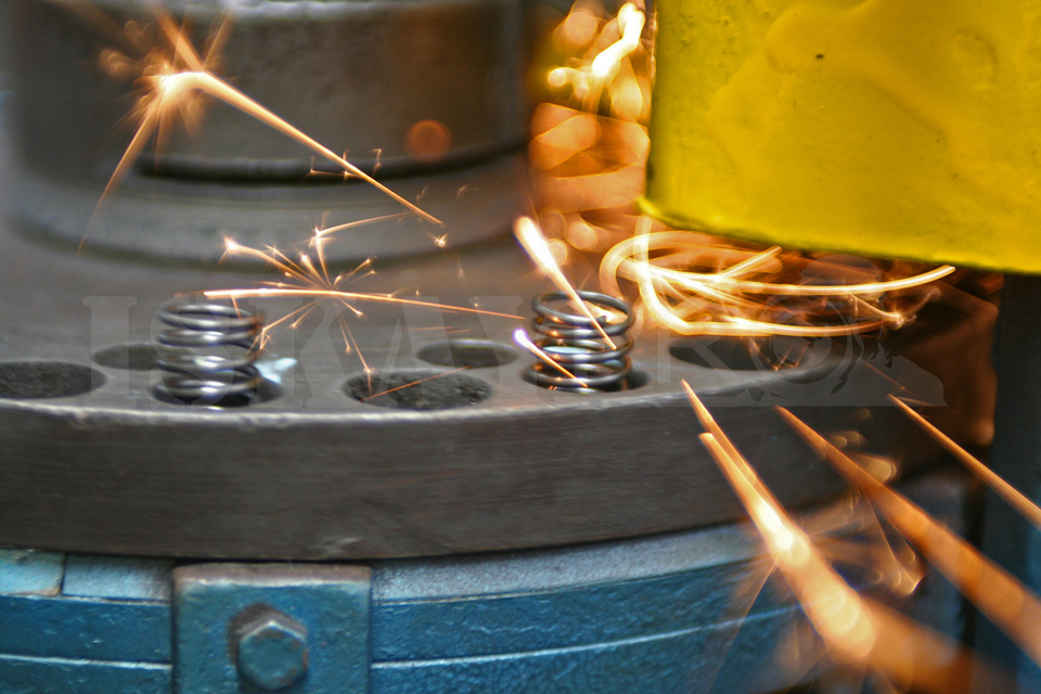 PROCESO DE PRODUCCIîN DE RESORTES PROCESO DE PRODUCCIîN DE RESORTES