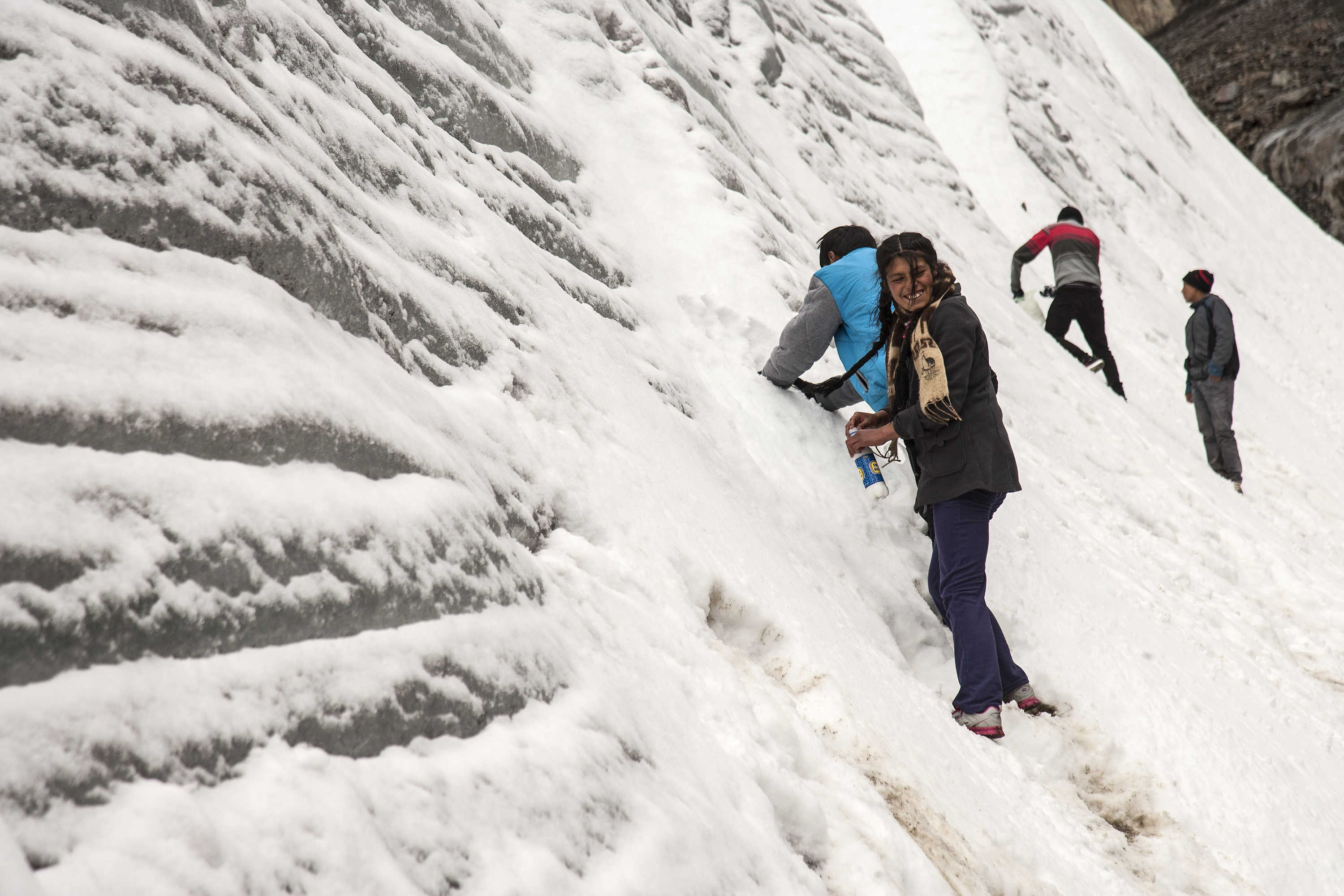 QOYLLURIT'I 28 QOYLLURIT'I 28