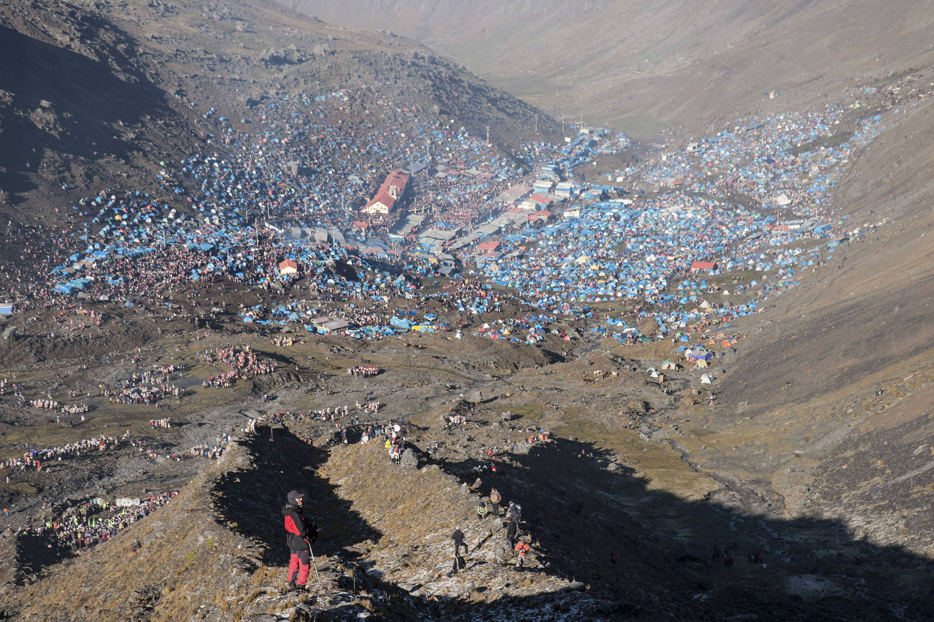 QOYLLURIT'I 44 QOYLLURIT'I 44